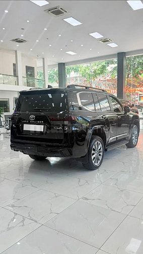 Siêu lướt 5000Km. Land Cruiser LC300 sản xuất 2026.