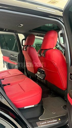 Siêu lướt 5000Km. Land Cruiser LC300 sản xuất 2026.