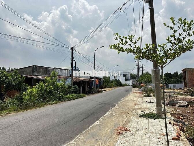 Đất Thổ Cư - Mặt Tiền Chính - Sát Chợ Bàu Hàm