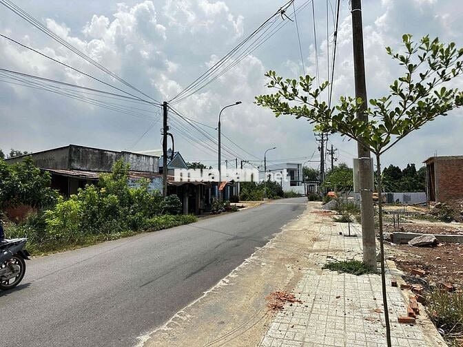 Đất Thổ Cư - Mặt Tiền Chính - Sát Chợ Bàu Hàm