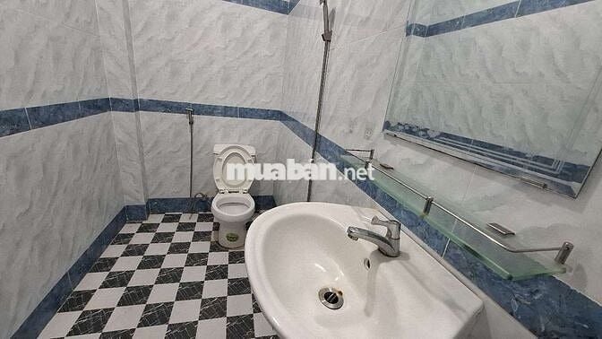 Nhà diện tích lớn, 3 phòng ngủ gần chợ trung An Mỹ Tho 