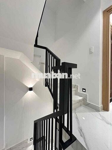 Cho Thuê Nhà Mới Xây 100% Cách MT 10M