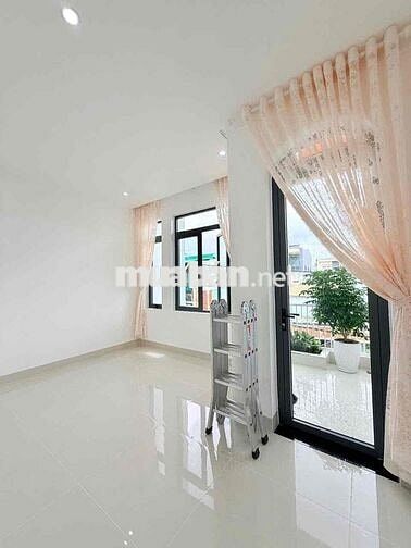 Nhà full nội thất trung tâm cây số 3 - Mặt Tiền Lê Minh Xuân
