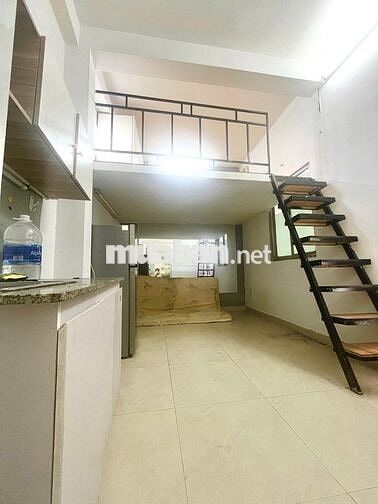 Phòng có gác giá 4tr5 đường Tô Hiến Thành Quận 10 gần CV Lê Thị Riêng