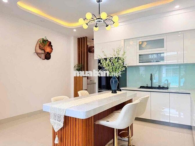 Nhà full nội thất trung tâm cây số 3 - Mặt Tiền Lê Minh Xuân