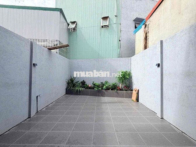 Nhà full nội thất trung tâm cây số 3 - Mặt Tiền Lê Minh Xuân