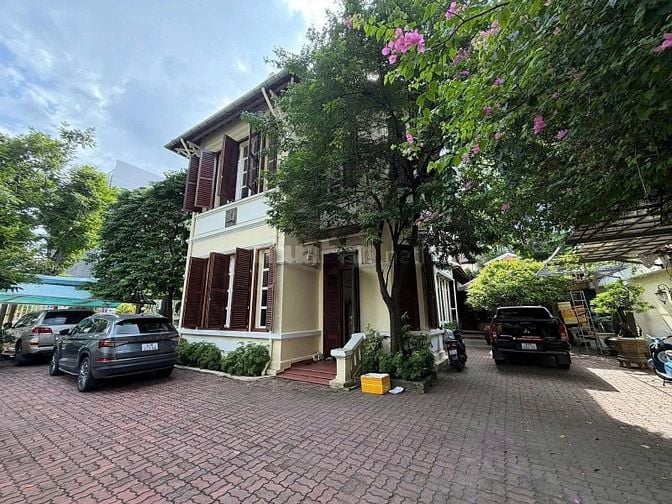 biệt thự cũ biệt lập có vị trí đắc địa 216 Võ Thị sáu  góc 3 mặt tiền 