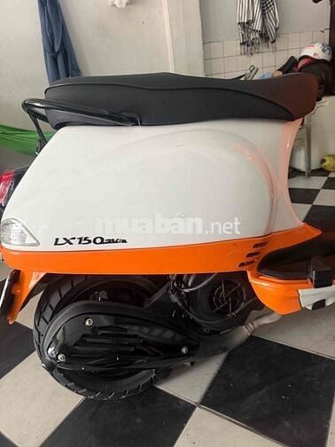 Piaggio Vespa LX 150 Cam trắng