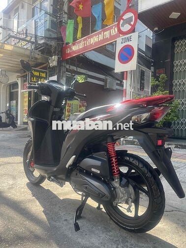 Honda Vision Sporty Edition Đen 2023.Khoá ga