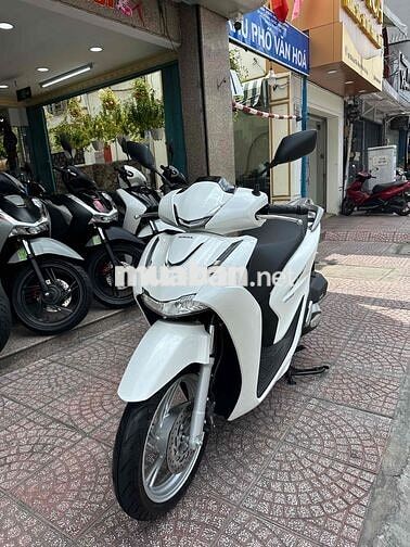 Honda SH 160i 6/2026 Trắng 86 km Bao Sang Tên
