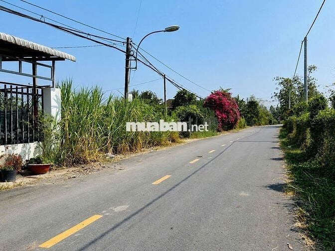 Định cư  Mỹ bán 146m2,giá 860triệu ở  đường Gồng Cát Xã Tân Phú Trung