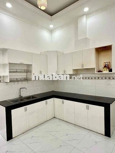 Nhà thuê (4m x 13m) 3 tầng có 4 phòng ngủ 5 vệ sinh hẻm nhựa 6m