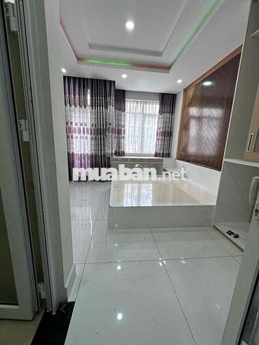 🍀Cho thuê nhà đẹp kế cạnh eon khu tên lửa. BTân