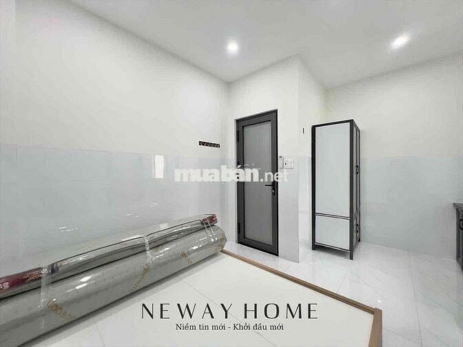Studio cửa sổ trời sạch tinh tươm ngay gần cầu chữ Y