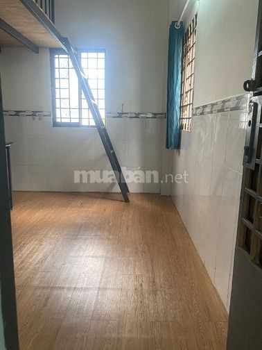 Thuê phòng trọ giá rẻ 2 mặt hẻm HXH thoáng, đối diện Emart,ĐHCN4,BT