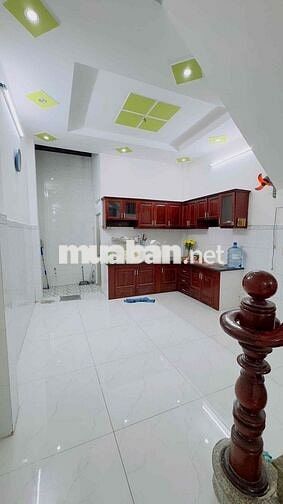 nhà đg oto đậu trong nhà 2 lầu 3pn 4wc