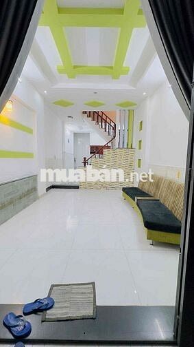 nhà đg oto đậu trong nhà 2 lầu 3pn 4wc