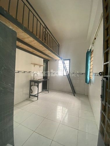 Thuê phòng trọ giá rẻ 2 mặt hẻm HXH thoáng, đối diện Emart,ĐHCN4,BT