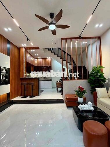 BÁN NHÀ 3 TẦNG 3 MÊ MỚI ĐẸP FUNL NỘI THẤT