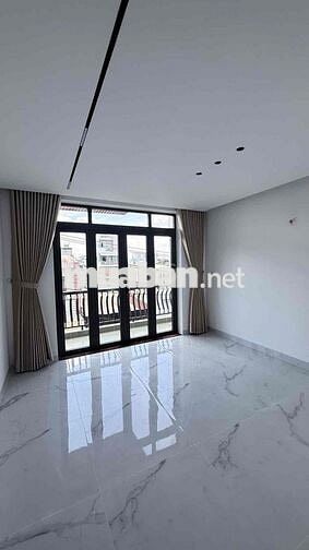 NHÀ MỚI ĐẸP LUNG LINH- GIÁP QUẬN 6 - TÊN LỬA - CÓ THANG MÁY.