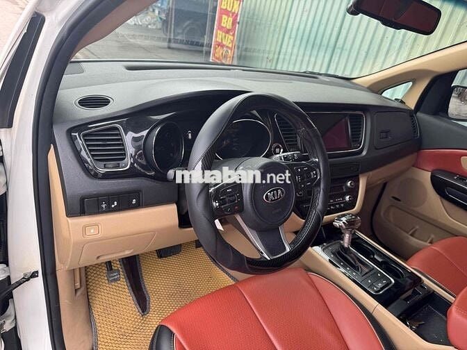 Kia Grand Sedona Trắng 7 chỗ Xăng Tự động