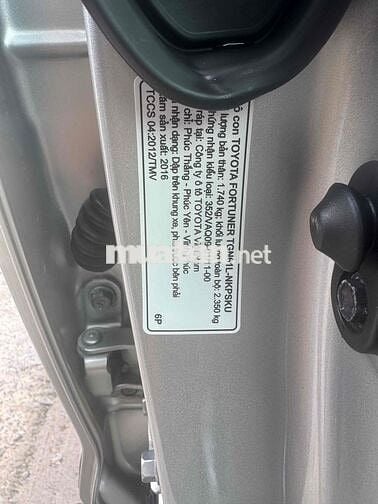 Toyota Fortuner 7 chỗ Tự động Xăng Bạc 1 chu mua m