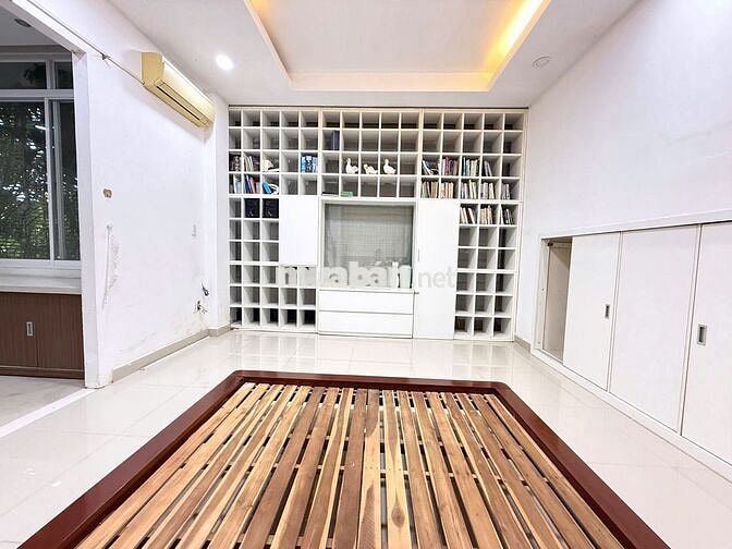 Phòng Rộng 50m2 - Full NT - Góc 2 Mặt Tiền - Cửa Sổ Đón Nắng