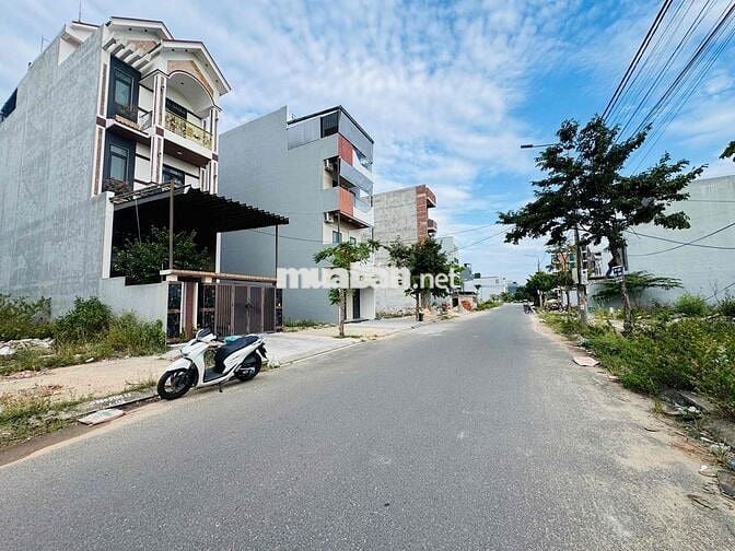 Đường 7.5m Trung Hoà 1- khu đô thị Võ Chí Công 110m2 có sẵn sổ