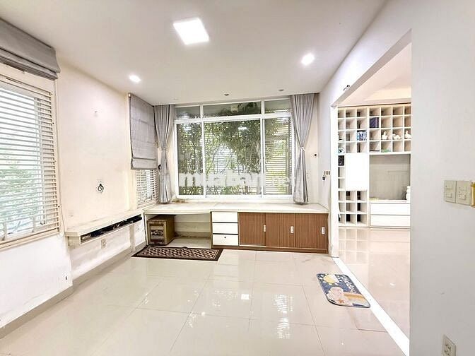 Phòng Rộng 50m2 - Full NT - Góc 2 Mặt Tiền - Cửa Sổ Đón Nắng