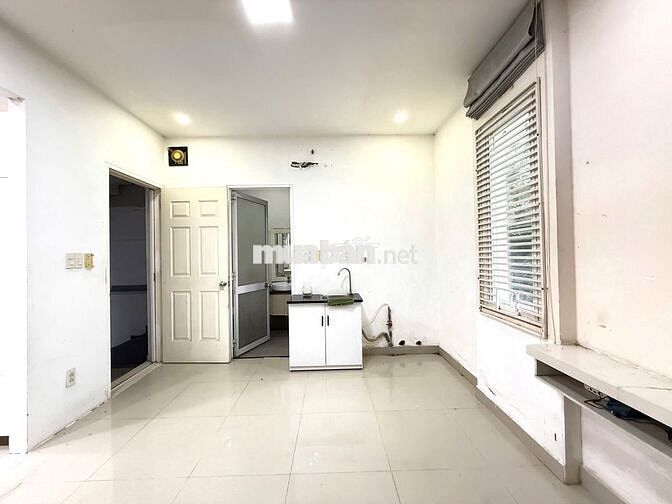 Phòng Rộng 50m2 - Full NT - Góc 2 Mặt Tiền - Cửa Sổ Đón Nắng