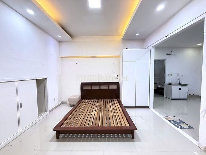 Phòng Rộng 50m2 - Full NT - Góc 2 Mặt Tiền - Cửa Sổ Đón Nắng