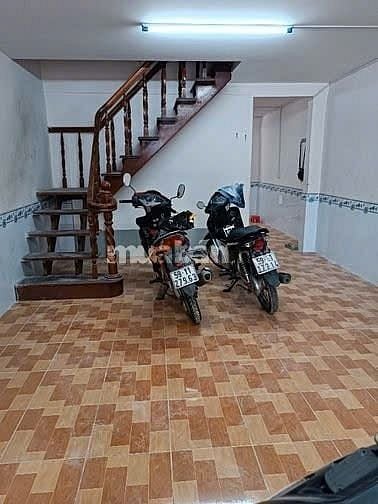Nhà sau MT PHẠM HÙNG P4, DT 4*17m, 1 Lầu, 3 pn, tiện buôn bán.