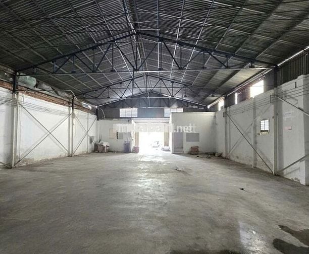 CHO THUÊ GẤP KHO,XƯỞNG 300M² GIÁ 25TR/T ĐƯỜNG XE CÔNG 40F 