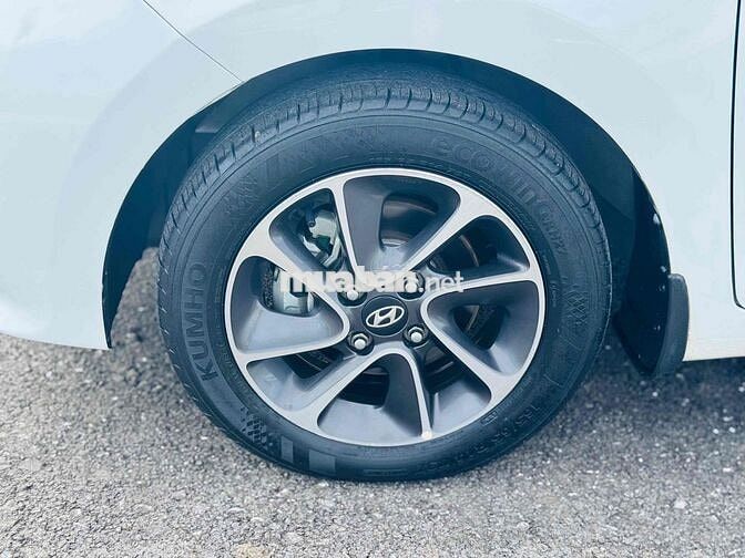 Hyundai i10 1.2AT GLS 2019 Trắng Tự động