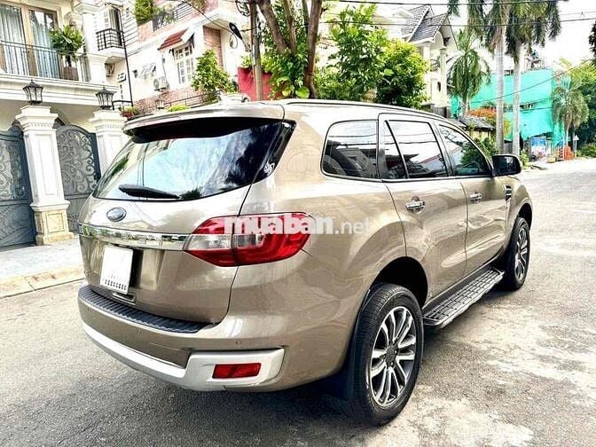 Ford Everest 2019 Titanium 2.0 Vàng cát