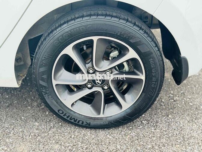 Hyundai i10 1.2AT GLS 2019 Trắng Tự động