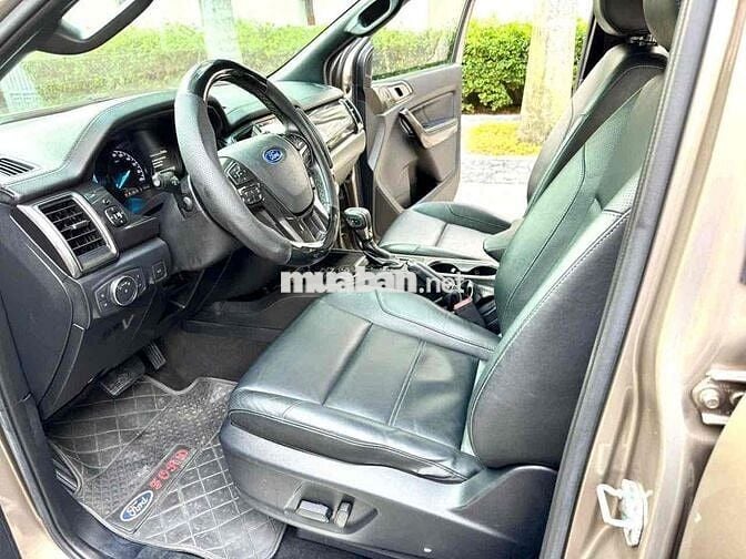 Ford Everest 2019 Titanium 2.0 Vàng cát