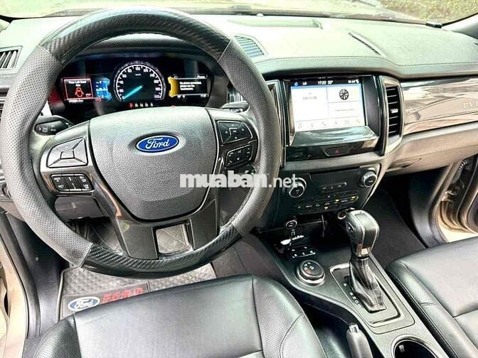 Ford Everest 2019 Titanium 2.0 Vàng cát