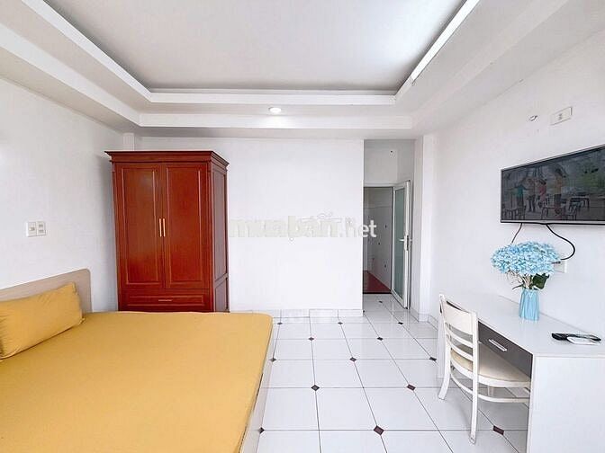 CĂN HỘ BAN CÔNG 2 PN - THANG MÁY GẦN CV HOÀNG VĂN THỤ