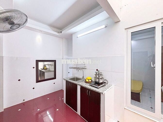 CĂN HỘ BAN CÔNG 2 PN - THANG MÁY GẦN CV HOÀNG VĂN THỤ