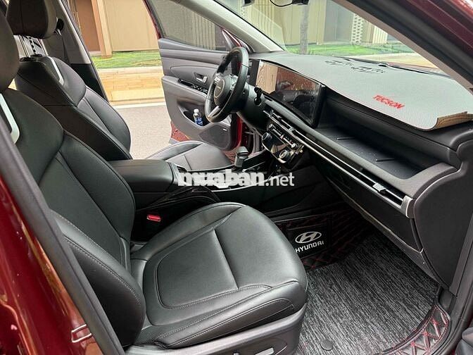 Hyundai Tucson 2.0 ĐB 2024 Đỏ 8.600 km