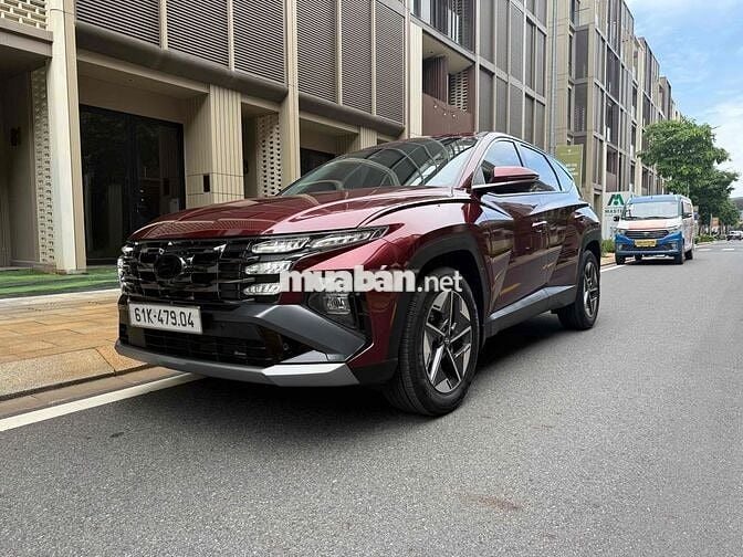 Hyundai Tucson 2.0 ĐB 2024 Đỏ 8.600 km