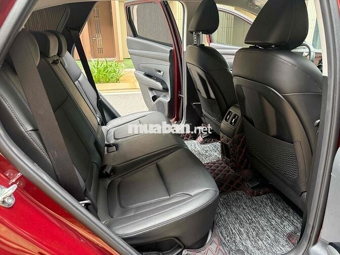 Hyundai Tucson 2.0 ĐB 2024 Đỏ 8.600 km