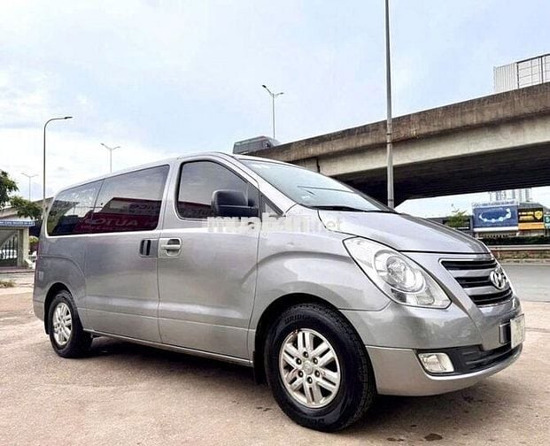Hyundai Grand Starex 2016 Ghi 9 chỗ Số sàn