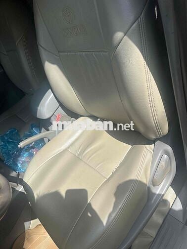 Toyota Innova J 2009 Vàng cát 7 chỗ