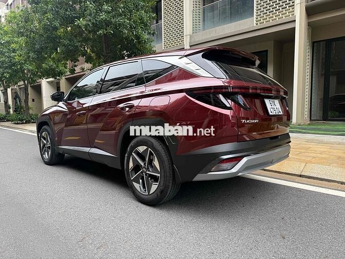 Hyundai Tucson 2.0 ĐB 2024 Đỏ 8.600 km
