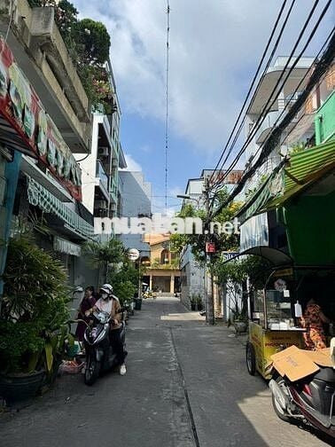 [CHÍNH CHỦ] BÁN ĐẤT TẶNG NHÀ CẤP 4 Q11–VỊ TRÍ VÀNG– HẺM Ô TÔ 7 CHỖ