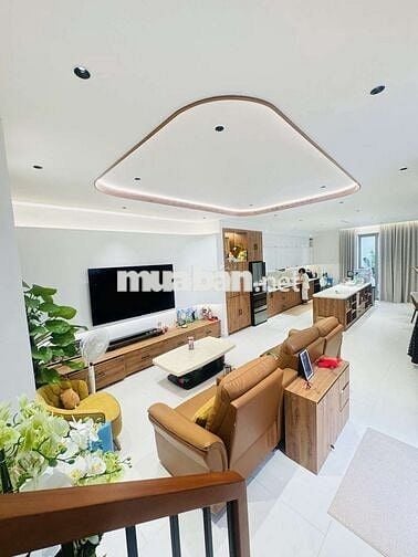 Biệt Thự Đẹp 3 Tầng, Full Nội Thất, 160m2, 9x18, Chỉ 17 Tỷ 9, Quận 7