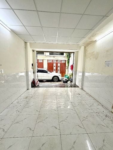 Bán nhà có THANG MÁY làm CHDV góc 2 mặt hẻm xe hơi 5m khu VIP Nguyễn V