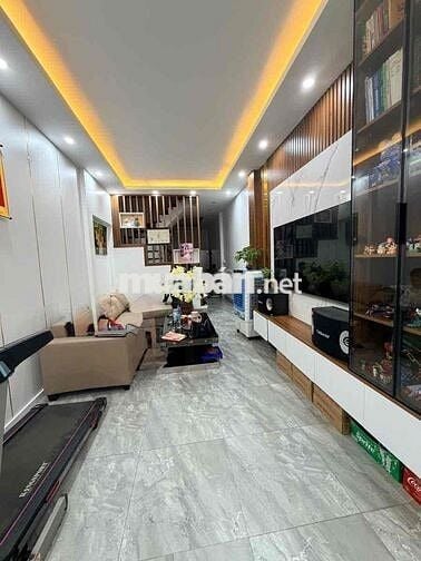 Nguyễn Văn Huyên 50m2, MT:4.5m, Đường Ô Tô, Dân Xây, >15Tỷ